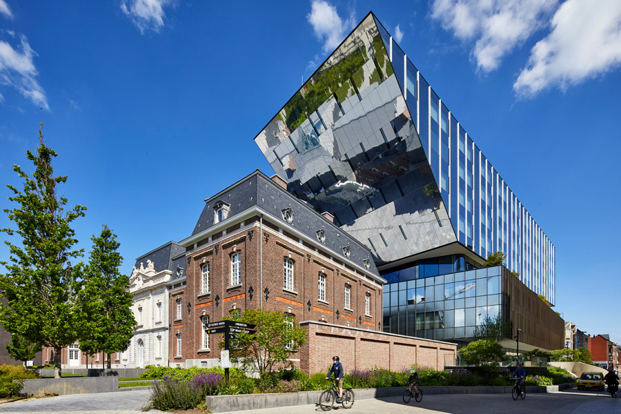 Het architecturale stadhuis van Hasselt maakt indruk op iedereen